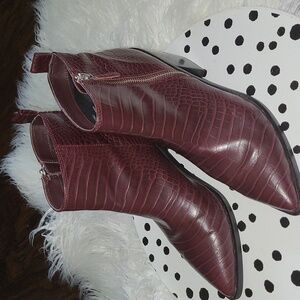 Treasure & Bond ankle boots/ size 7.5/ burgundy